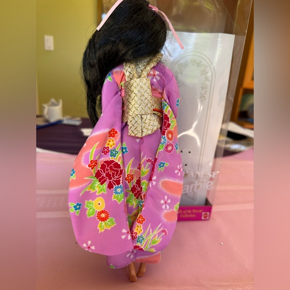 Barbie Dolls of the World Collection-Japanese Barbie - Picture 4 of 5